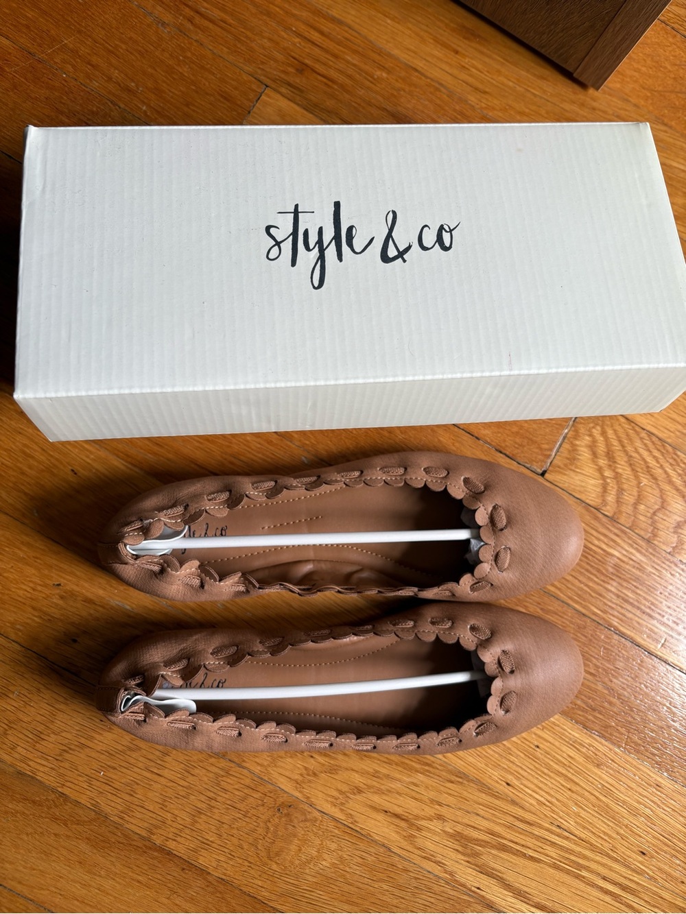 Style & Co. Women's Scalloped Ballet Flats in Tan